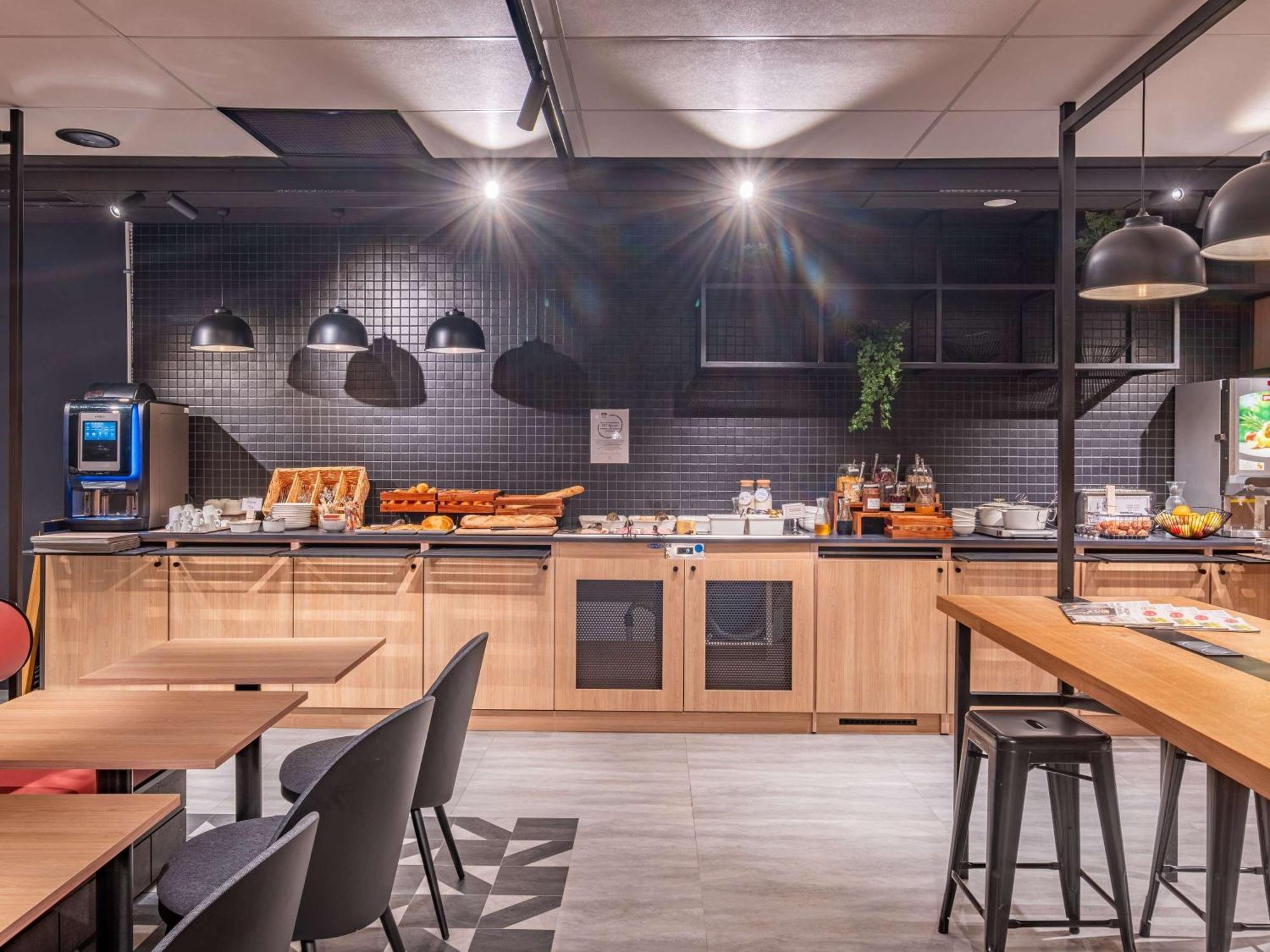 ホテル Ibis Nantes Treillières エクステリア 写真