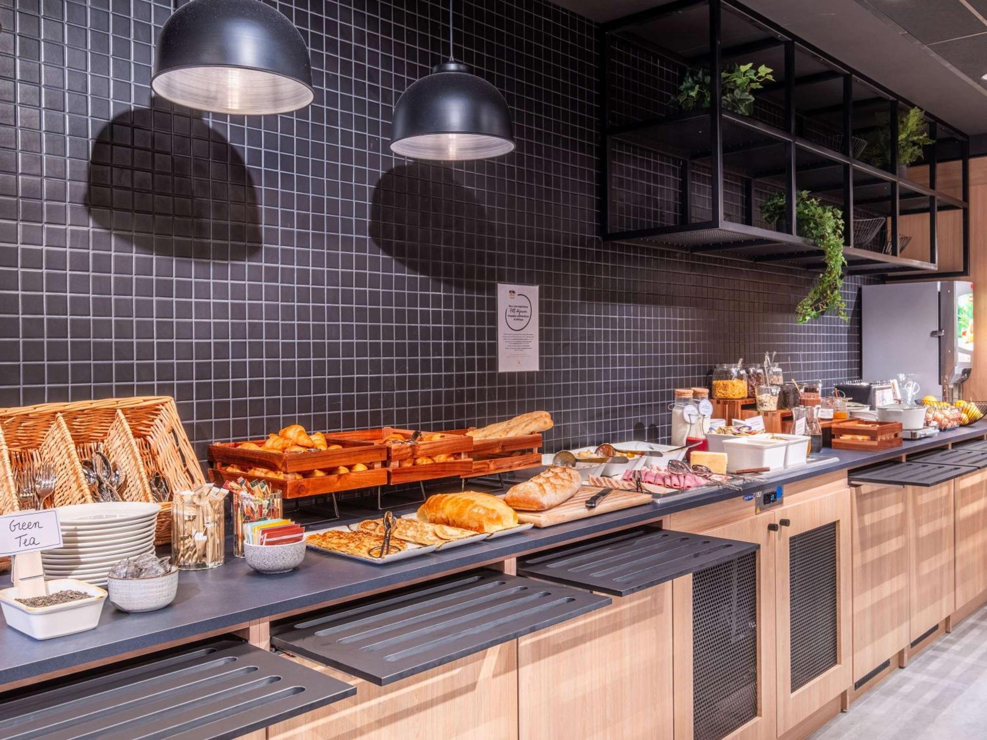 ホテル Ibis Nantes Treillières エクステリア 写真