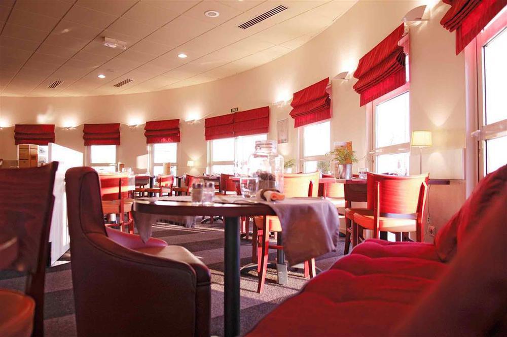 ホテル Ibis Nantes Treillières レストラン 写真